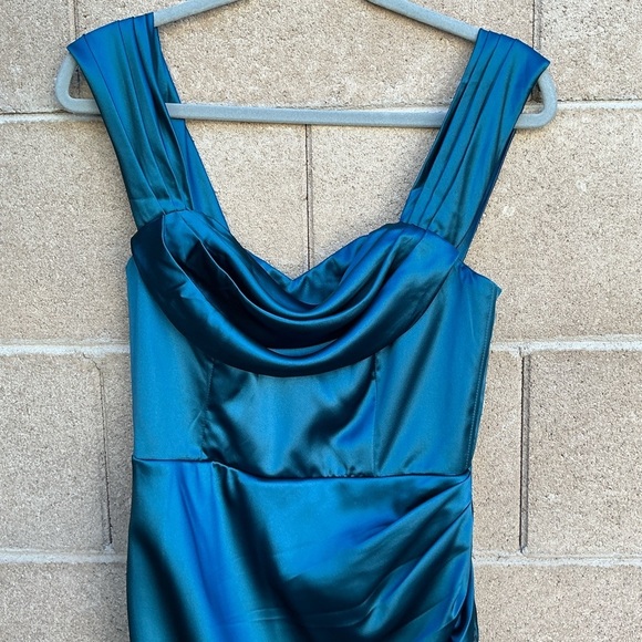 NWT Lulu’s Stunning Arrival Dark Teal Satin Off-The-Shoulder Maxi Dress Medium - Picture 6 of 11